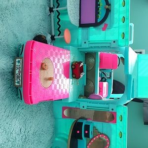 LOL Doll fashion show camper